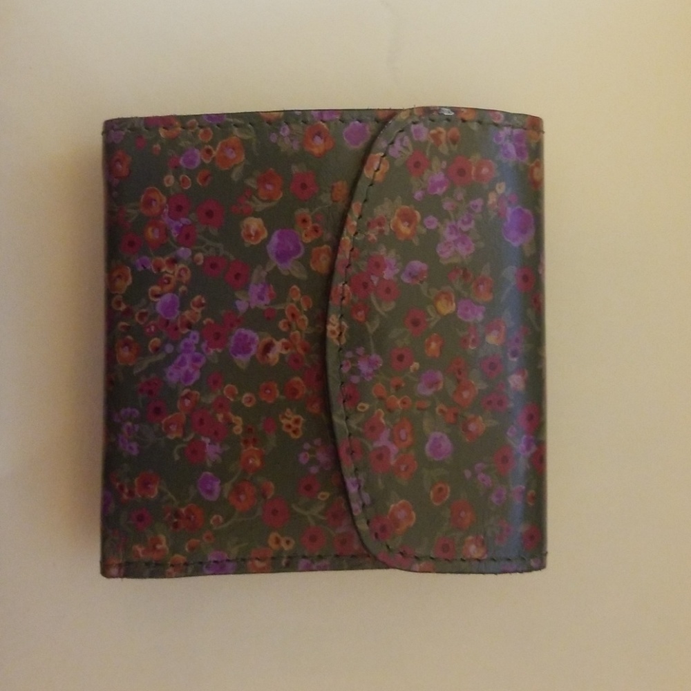 Patricia Nash wallet